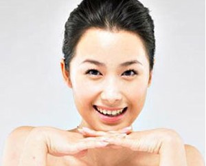 酒窝再造变身甜美女孩