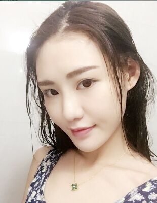 在隆鼻整形之后终于有了超精致的鼻子，尹度龙做的哟