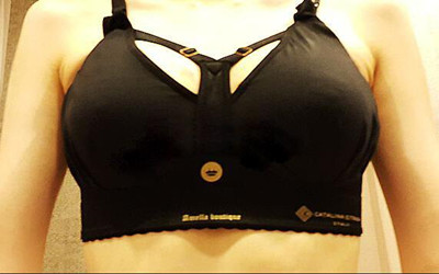 我的假体隆胸让我从小平胸变深V 果还不错