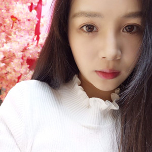 做了自体脂肪填充面部，脸部一下子就饱满了不少!