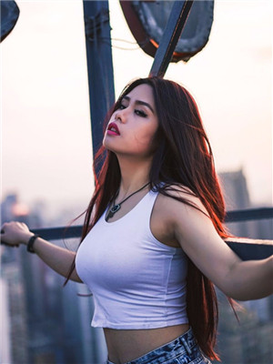 大家看看自体脂肪隆胸恢复果图吧