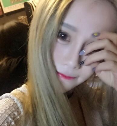 玻尿酸填充卧蚕果对比图