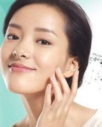 不同颜色的痘疤需要不同的缓解
