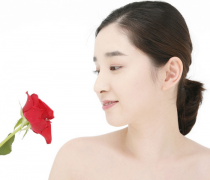 <b>四川黑脸娃娃美白会伤皮肤吗?</b>