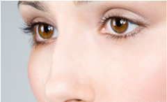 <b>四川出现哪些情况需要取出隆鼻假体?</b> <b>四川出现哪些情况需要取出隆鼻假体?</b>