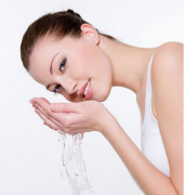 <b>四川注射玻尿酸保湿脸会肿吗?</b> <b>四川注射玻尿酸保湿脸会肿吗?</b>