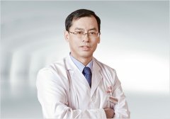 李保锴——副主任医师、副教授