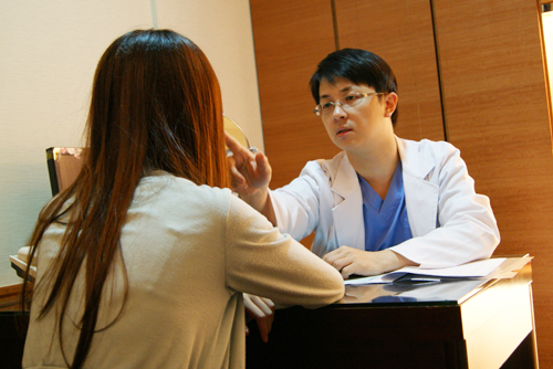 怎么样才能减少抬头纹 去除抬头纹喜欢的方法