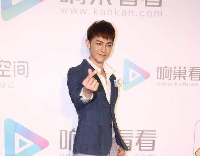 【男士下颌角整形】娱乐圈三大男士下颌角整形的成功范例