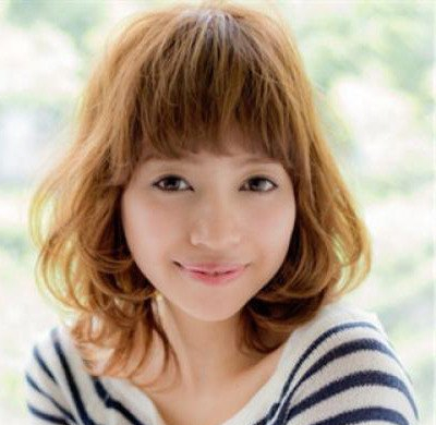 头y线额头窄适合什么发型 头y线额头窄女生照样玩转时尚界