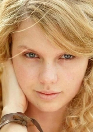 泰勒斯威夫特素颜照片 为何有时好看有时丑