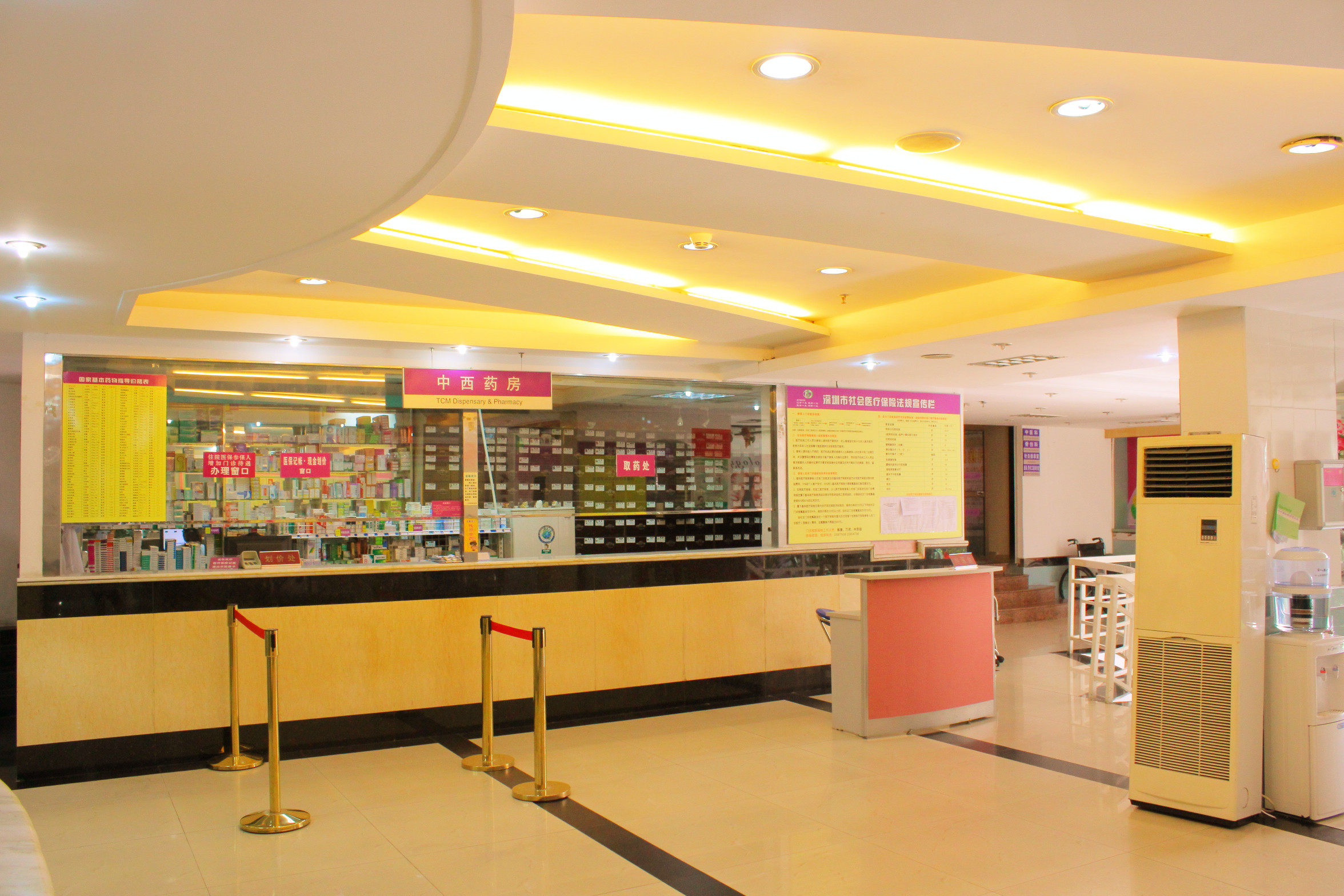 康盈美容整形中心(门诊部)坐落在深圳市z繁华的商业中心