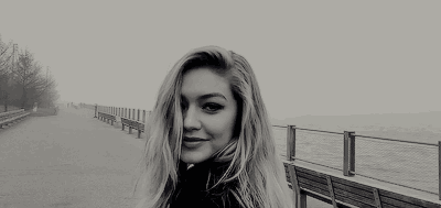 偶尔做个背影杀手,让蓝天白云变成你的背景也不错.