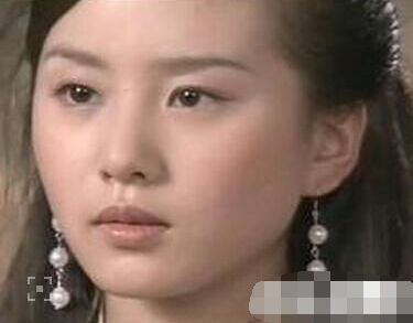 刘诗诗大饼脸变鹅蛋脸 刘诗诗整容对比图