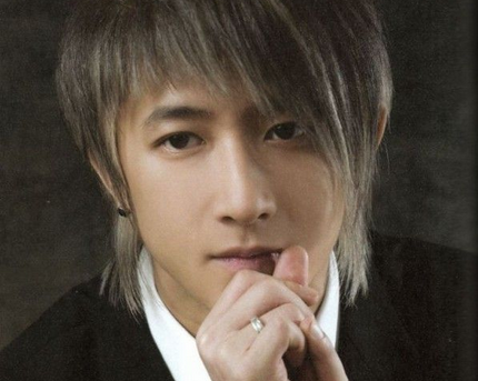 韩庚到底有没有整容 韩庚整容对比图