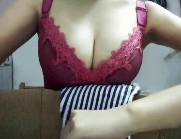 抽脂隆胸一个月 果自然