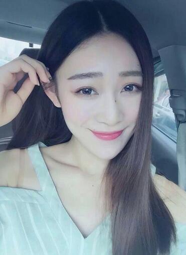 种植眉毛后二年图片