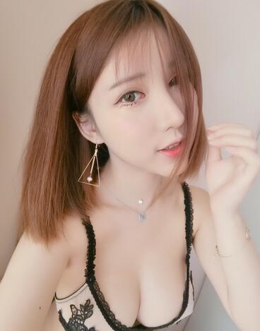 假体隆胸圆形果图 躺下果分享