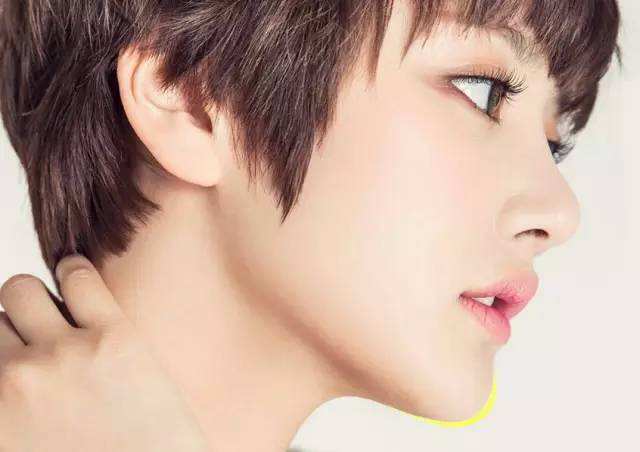 丰下巴:1-2支玻尿酸(4000~10000元/支)