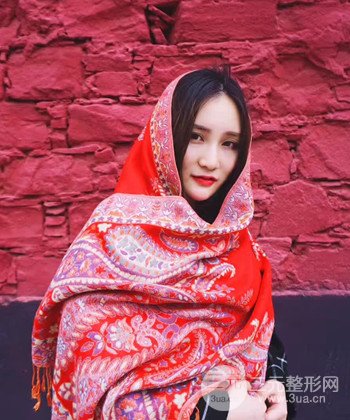 面部埋埋蛋白线.提升前后对比照片，皮肤紧致了不少