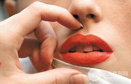 丰唇手术价格 自体脂肪丰唇整形全过程对比图