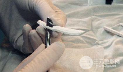 膨体材料隆鼻术后会透光吗？术后怎样护理？