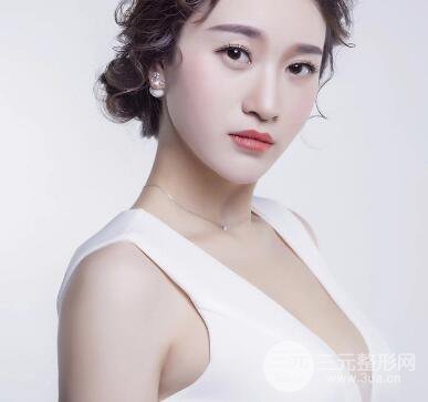 玻尿酸丰下巴