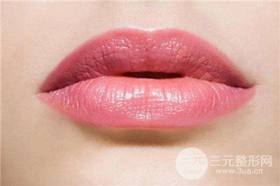 注射胶原蛋白丰唇的优势有哪些？和其他方式相比？