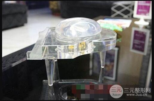 妙桃假体隆胸