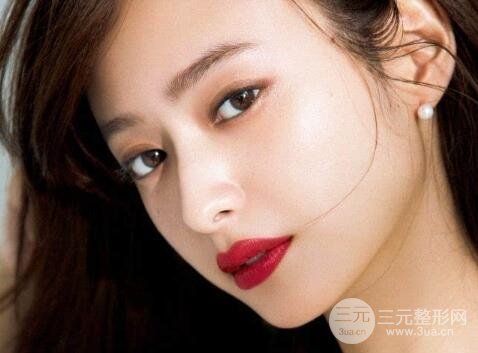 定点双眼皮大概多少钱？这价格学生党也能HOLD住！