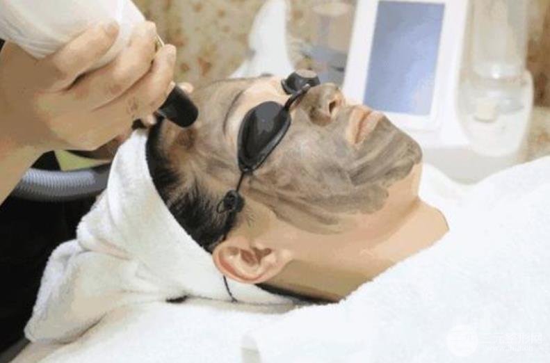 黑脸娃娃美白敏感肌的人可以做吗？