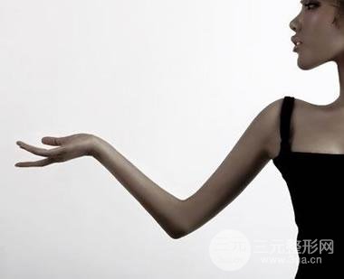 手臂抽脂多少钱?这个夏日甩掉蝴蝶臂吧~