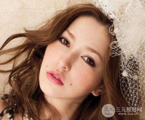 整下巴价格解析:假体or玻尿酸应该如何选择?