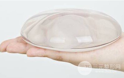 水滴型假体隆胸和圆形假体