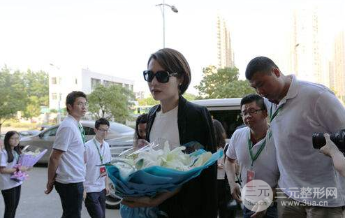 时诗做变性手术了吗