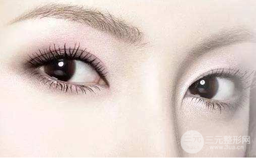双眼皮割还是埋线