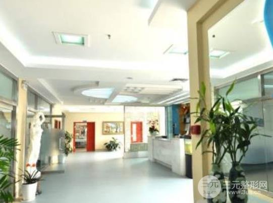 威海董立鹏整形美容怎么样?医生技术点评+面部吸脂案例分享~