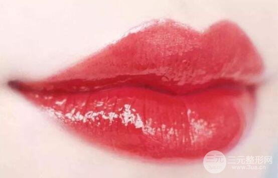 m唇手术步骤图片披露，性感嘴唇好吸引人！