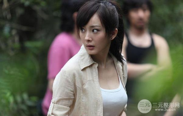 揭秘#杨幂隆胸照对比照片,从a到g的胸部进化史