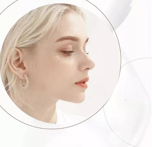 假体隆鼻的果自然吗?好吗?