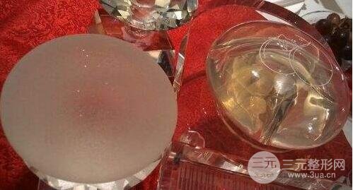 影响假体隆胸价格的主要因素有：