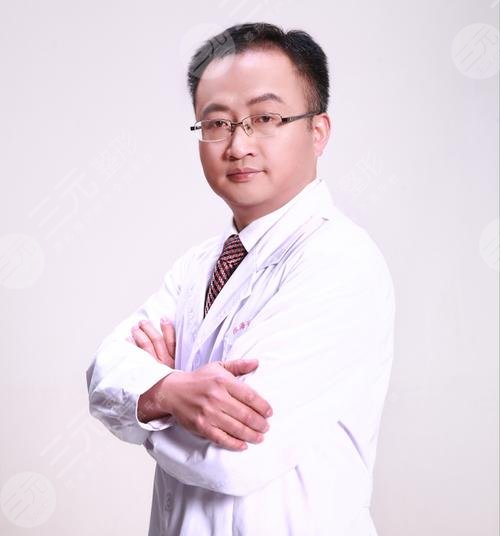 北京八大处双眼皮修复专家张海明