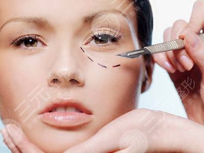 眼袋去除办法有哪几种呢？3种方式果好，这4类人不能做...