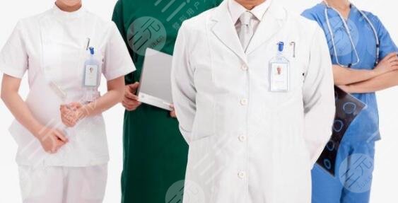 张鲁一整容前后对比照片，国民男神是“整”出来的？