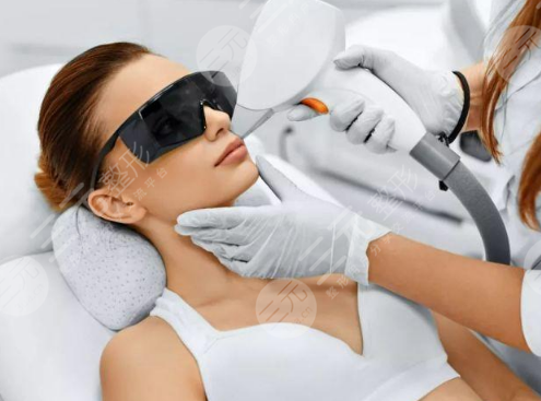 冰点脱毛与传统激光脱毛的区别