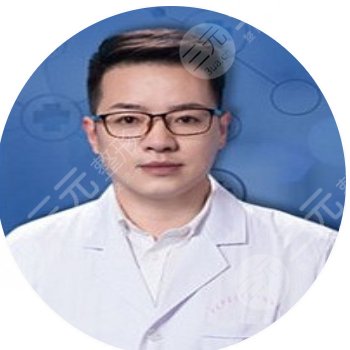 黄立新医生目前在南阳中心医院整形美容科坐诊,是从1990年开始