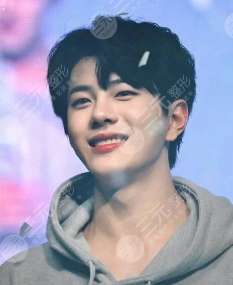 韩国男团爱豆崔普闵