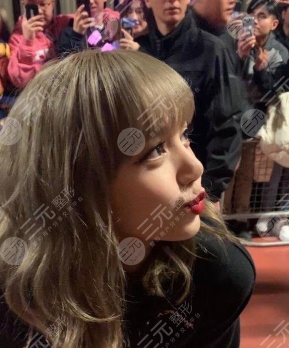 人间芭比lisa颜值下降无刘海造型引热议lisa真的好看吗