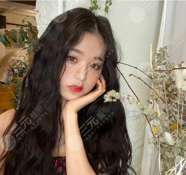 IZONE解散后张元英颜值下降?网友评:油腻了!17岁女爱豆颜值盘点!