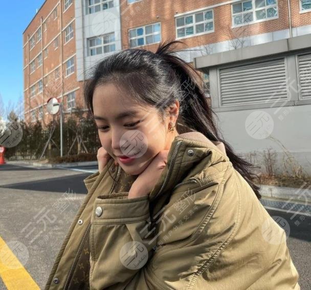 前Apink门面近照鼻子透光疑似整容失败?